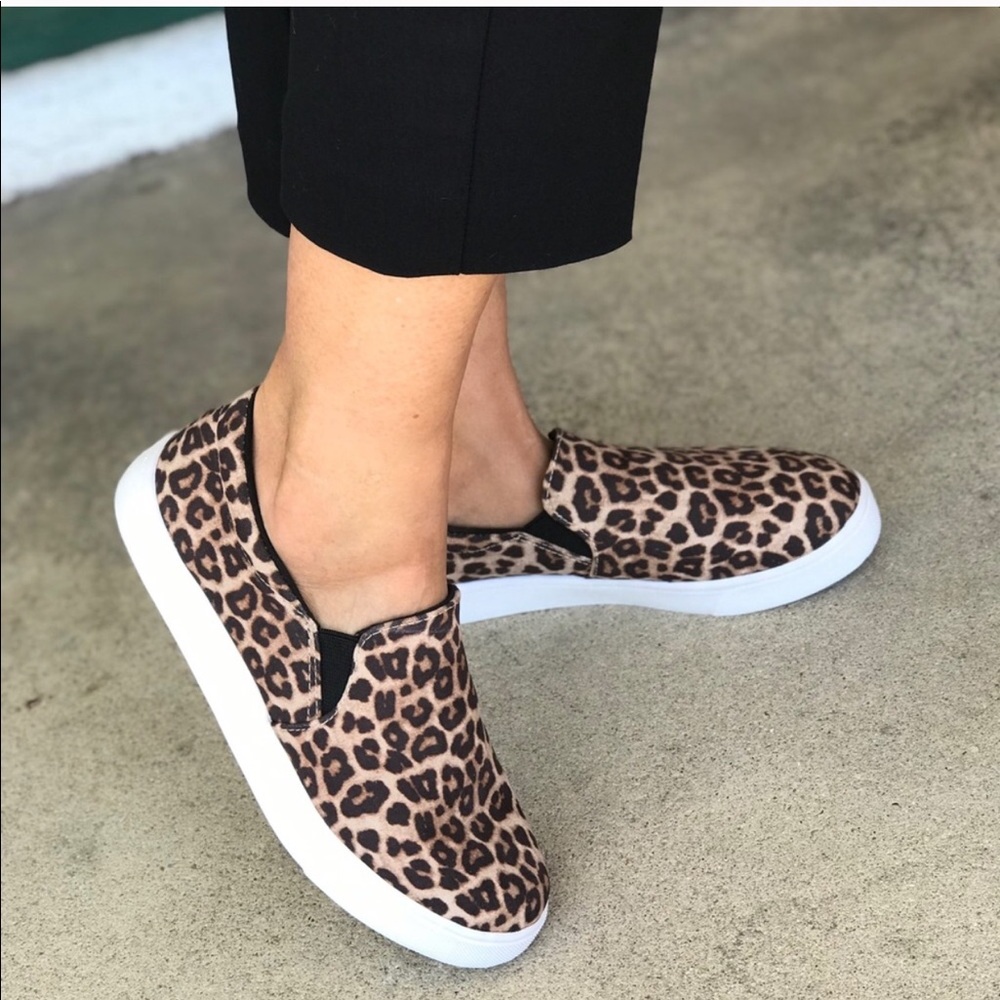 1 left! Soda Reign Leopard Slip-On Sneaker SZ 6 - Picture 2 of 7